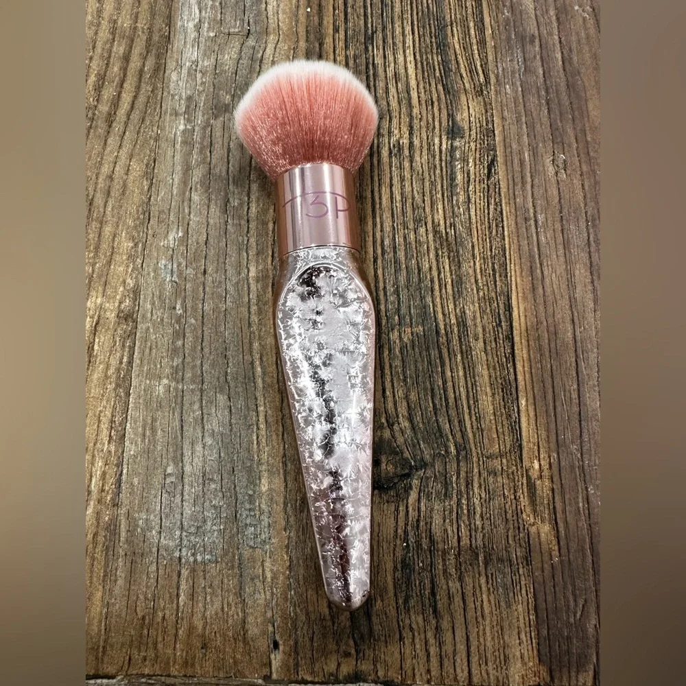 Pink rose gold Makeup Brush